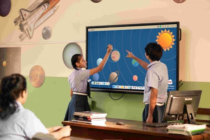 ung-dung-cong-nghe-trong-lop Lợi ích Internet VTVCab trong học tập Cánh cửa mới cho tri thức